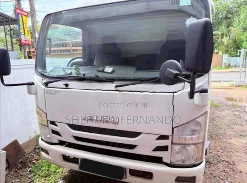 Isuzu Elf 2015