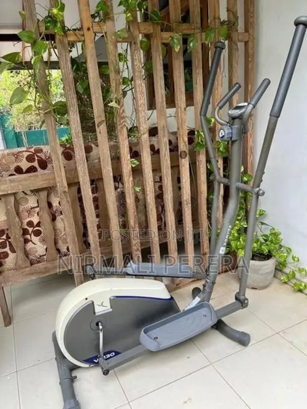 Domyos E130 Elliptical Cross Trainer