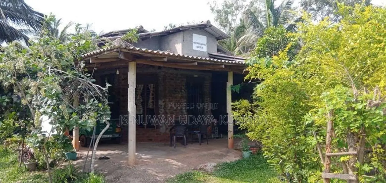 නිවසක් සමඟ ඉඩමක් තිකුනාමලෙ