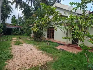 Land with House for Sale in Kochchikade