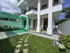 Brand New House with Party Rooftop - Jaela