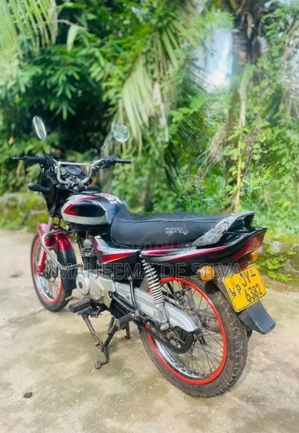 Bajaj CT100 2005