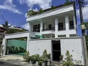 Brand New House with Party Rooftop - Jaela