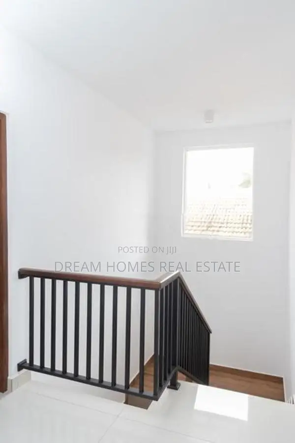 Modern 5 Bedroom Luxury Home for Sale in Battaramulla