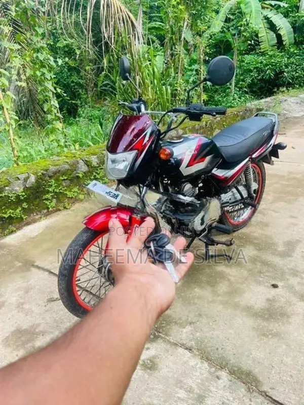 Bajaj CT100 2005