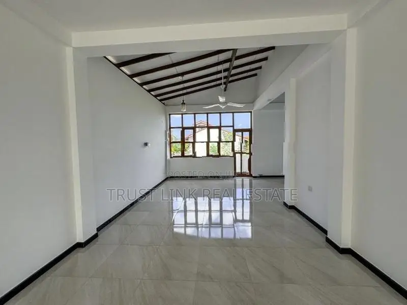 Brand New House with Party Rooftop - Jaela