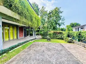 Elegant Modern Home with Diyawanna Views – Rajagiriya
