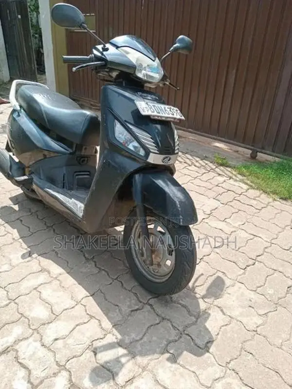Mahindra Gusto 2015