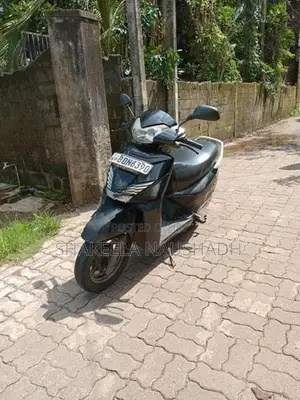 Mahindra Gusto 2015