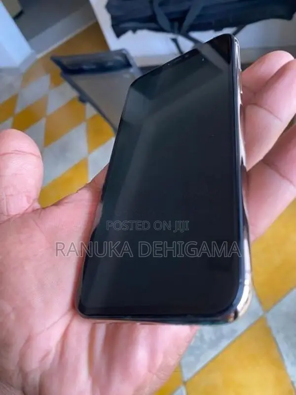 Apple iPhone XS (Used)