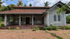 කඩවතින් පර්චස් 38.78ක් සමඟ වටිනා නිවස