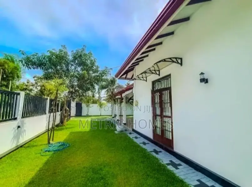 13.5 Perch Nice Garden Modern House Sale in Negombo