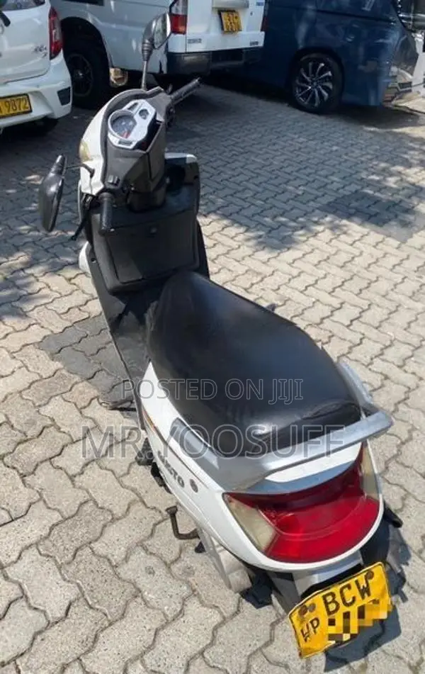 Mahindra Gusto 2015