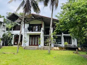 Luxurious Villa with Paddy Field View & Pool for sell – Battaramulla
