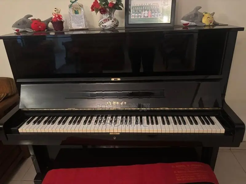 Piano - Yamaha U2