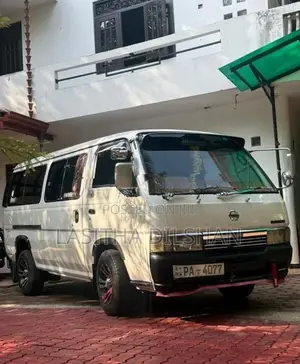 Nissan Caravan 2000