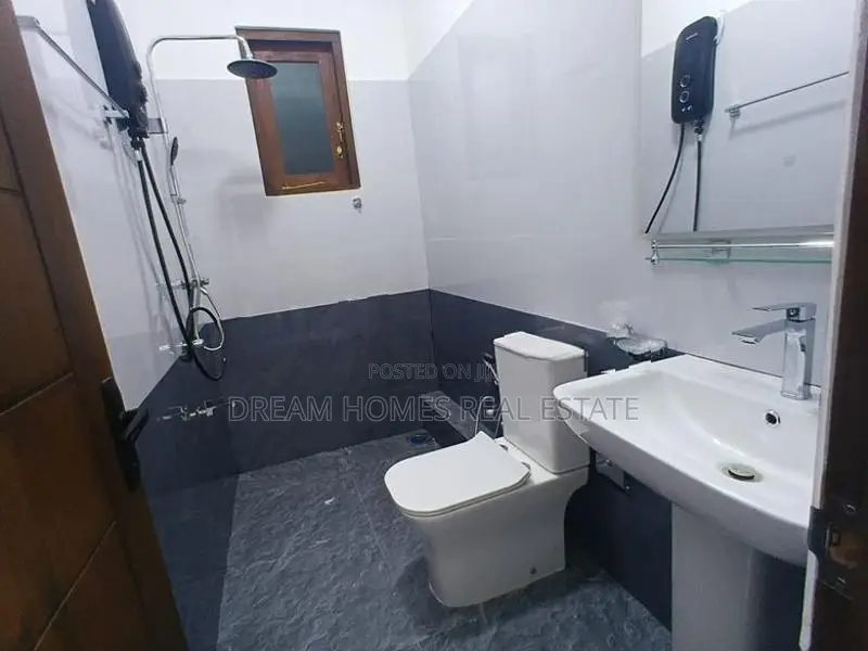 Beautiful Solid Luxury House for Sale Piliyandala