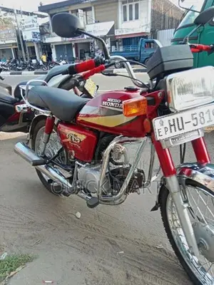 Hero CD 100 2005