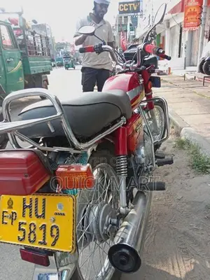 Hero CD 100 2005
