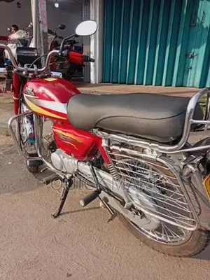 Hero CD 100 2005