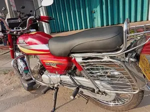 Hero CD 100 2005