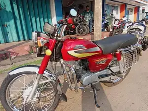 Hero CD 100 2005