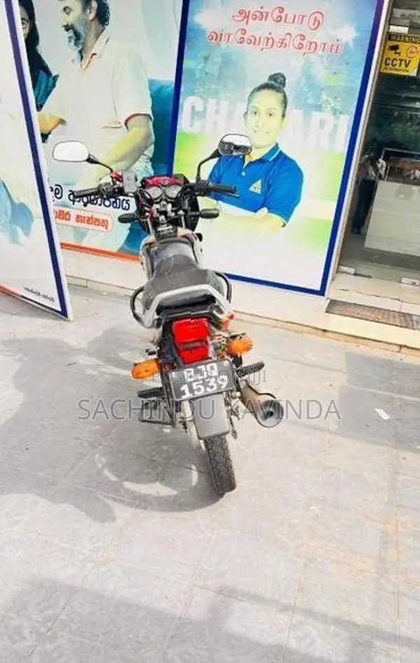 Bajaj CT100 2025