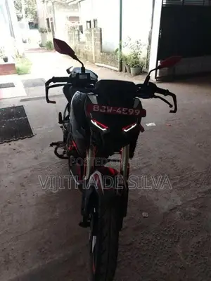 Bajaj Pulsar N160 Premium 2025