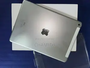 Apple iPad 6th Gen 32GB Silver Wi-Fi