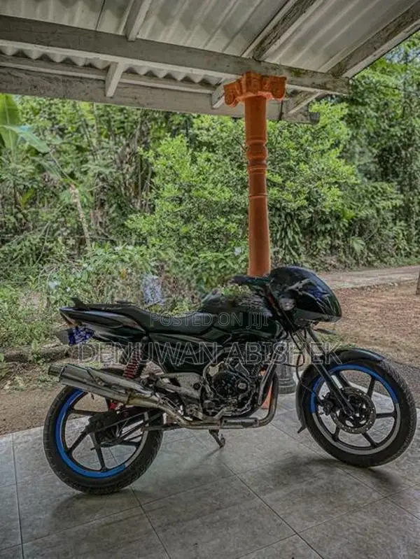 Bajaj Pulsar 150 2005