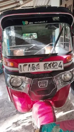 Bajaj RE 2015
