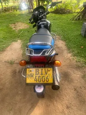 Bajaj CT100 2020