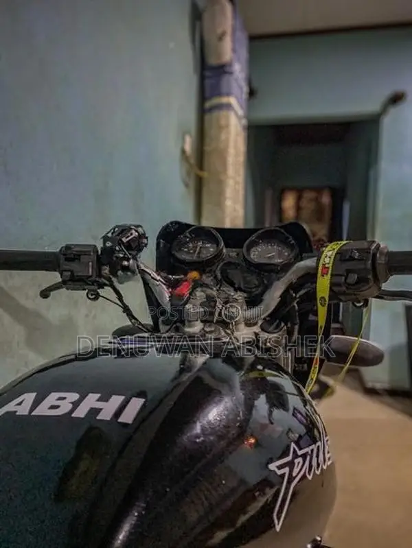 Bajaj Pulsar 150 2005