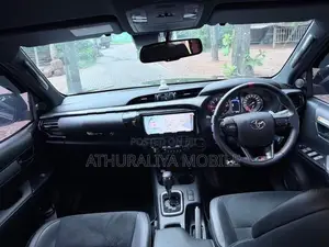 Toyota Hilux GR Sport 2025