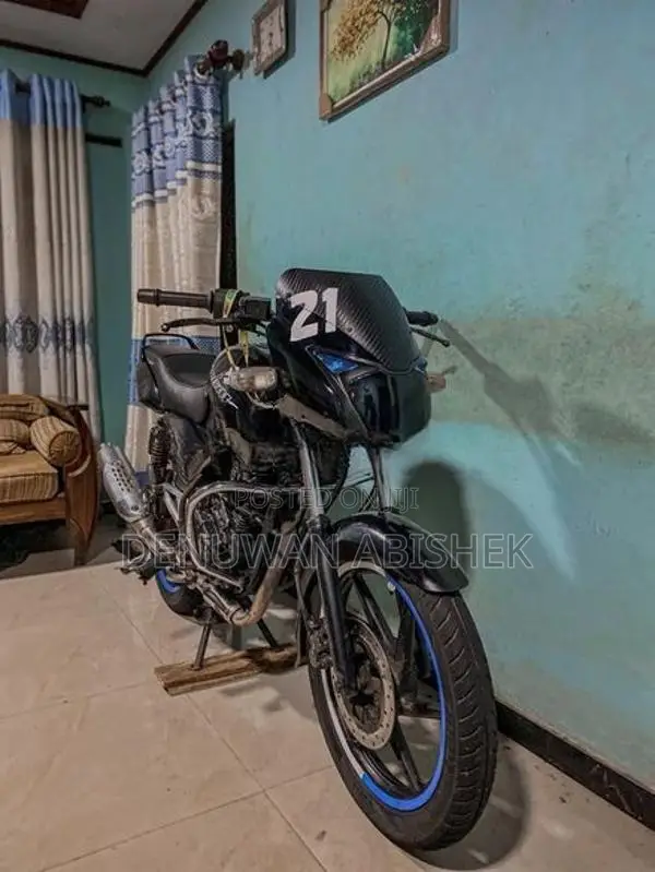 Bajaj Pulsar 150 2005