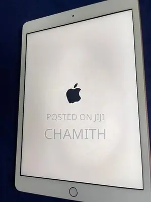Apple iPad 6th Gen 32GB Silver Wi-Fi
