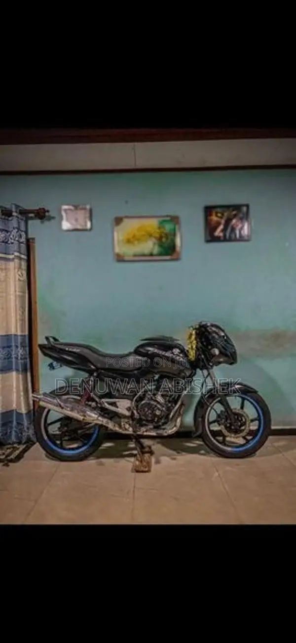 Bajaj Pulsar 150 2005