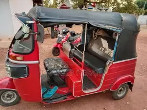 Bajaj RE 2015