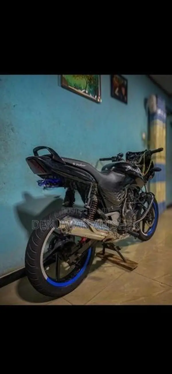 Bajaj Pulsar 150 2005
