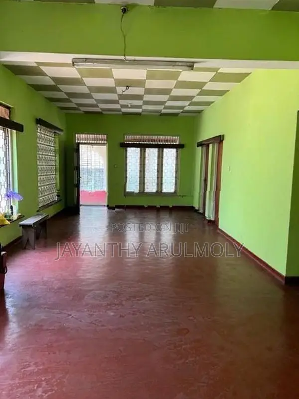 4 Bedroom House in A 20 Perch Land for Sale Hendala Wattala
