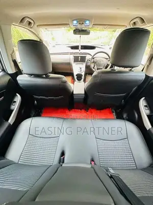 Toyota Prius S Led 2015