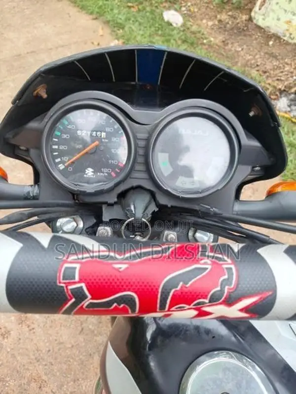 Bajaj CT100 2013