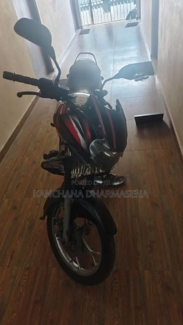 Bajaj Discover 125 2017