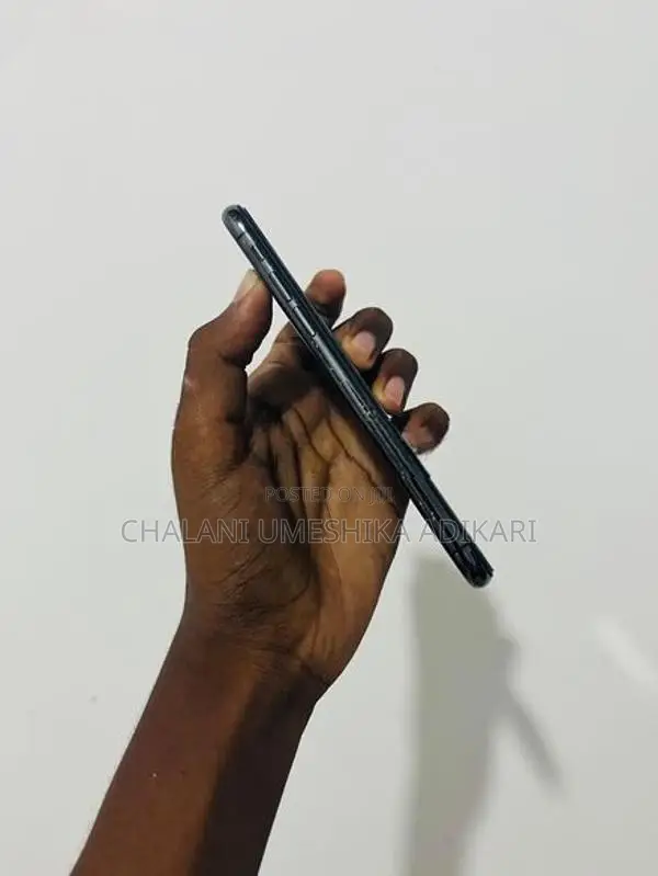 Apple iPhone XS (Used)