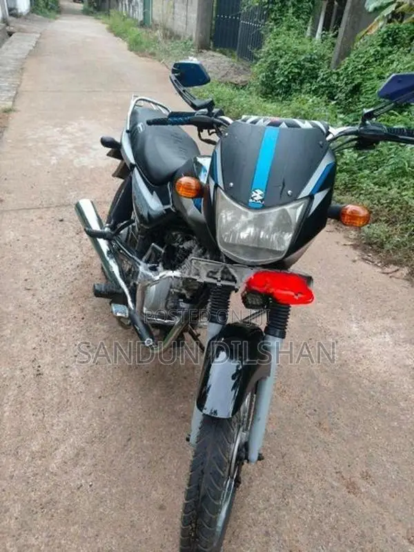 Bajaj CT100 2013