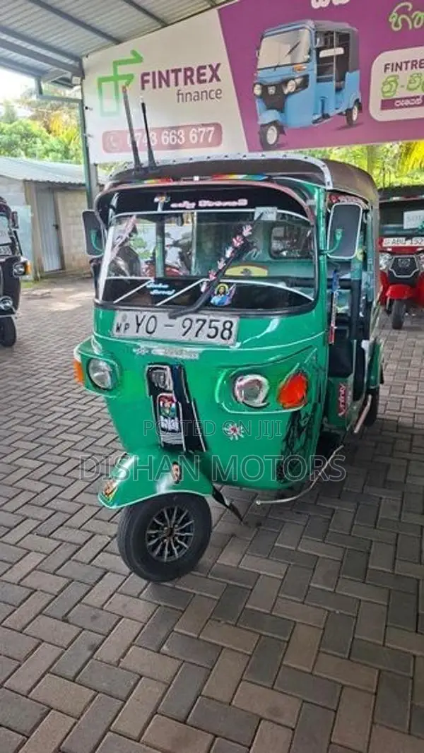 Bajaj RE 4 Stroke 2011
