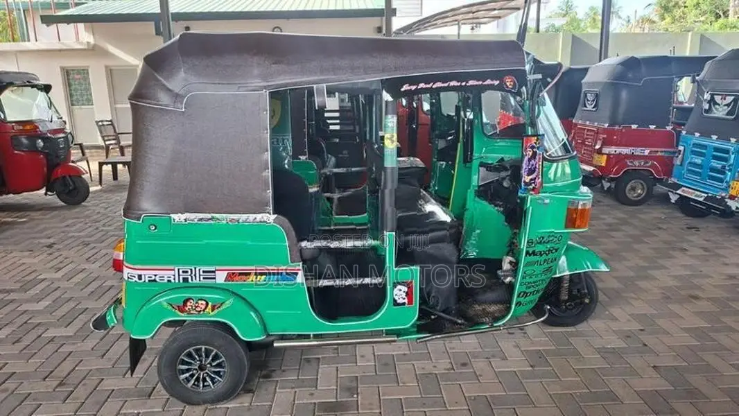Bajaj RE 4 Stroke 2011