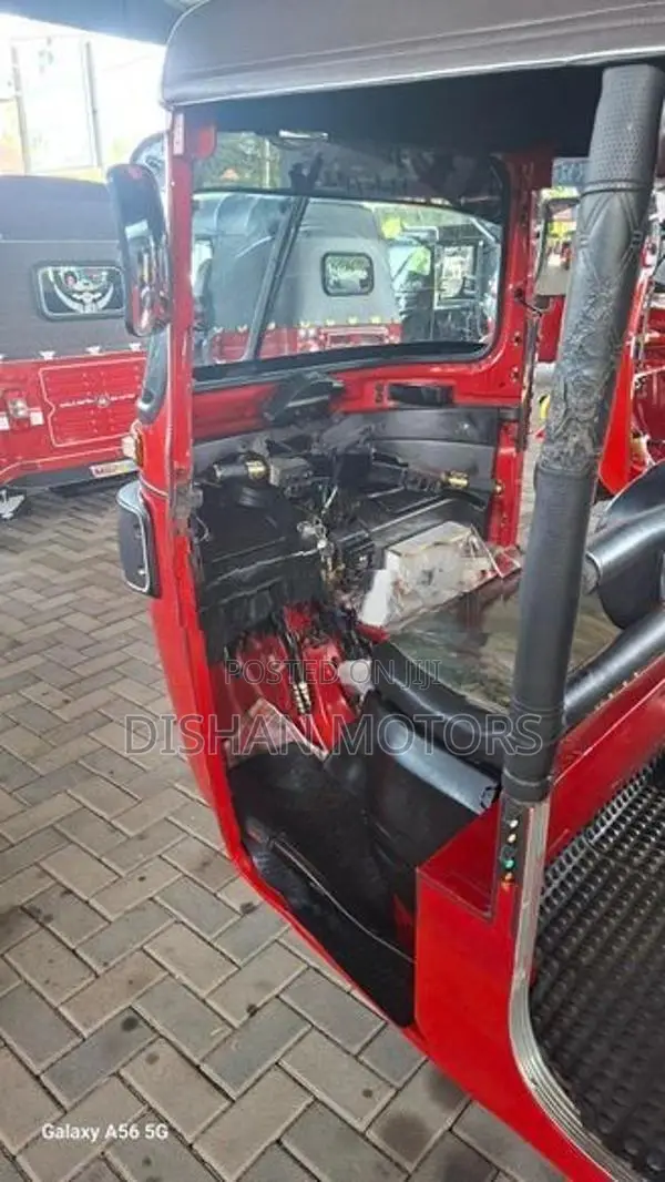 Bajaj RE 4 Stroke 2016