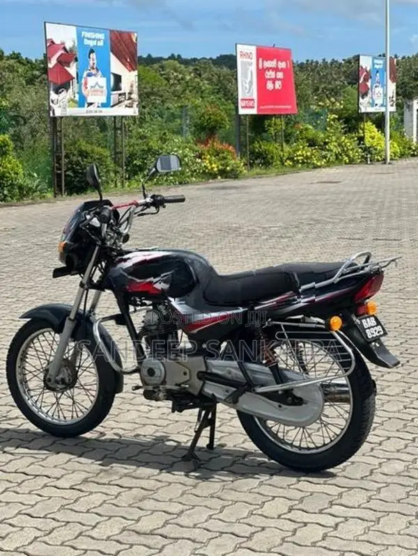 Bajaj CT100 2013