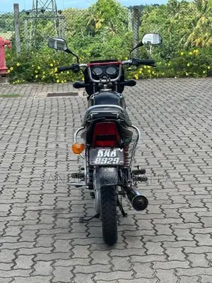 Bajaj CT100 2013
